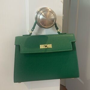 Green adjustable crossbody